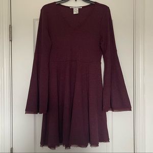 Bell-sleeved Vneck dress